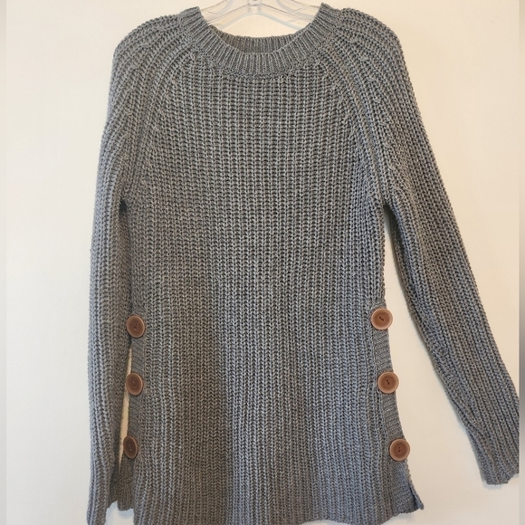 Betsy's Boutique Shop Gray Knit Sweater Size Small - Picture 1 of 4